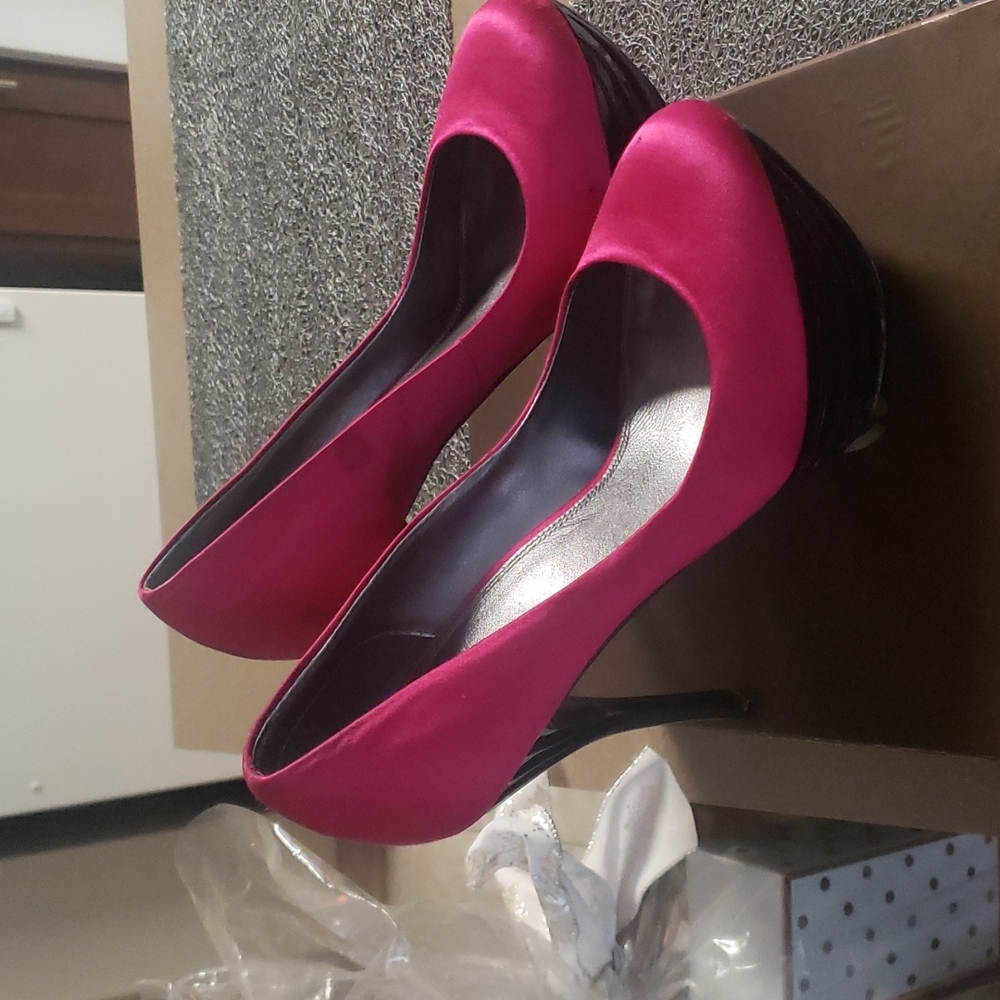 bebe Riley Fuschia - Picture 2 of 4
